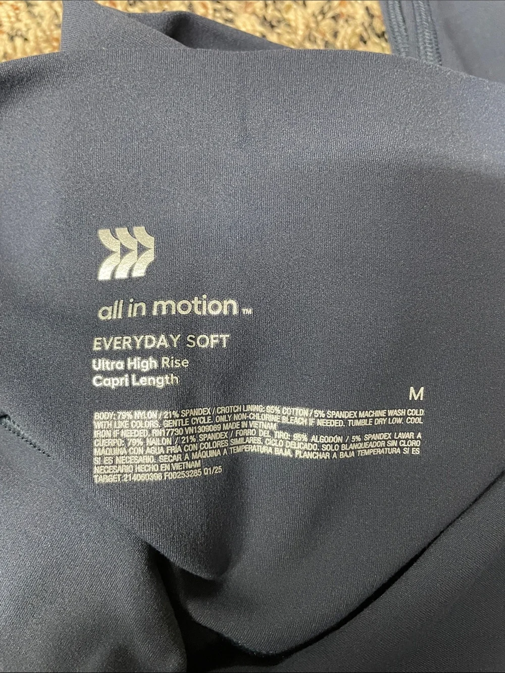 All In Motion Ultra High Rise Everyday Soft Capri Leggings Navy Size M | NWT